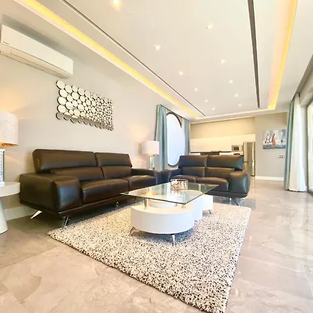 Luxury Olivia 3 Beds - 3 Baths *