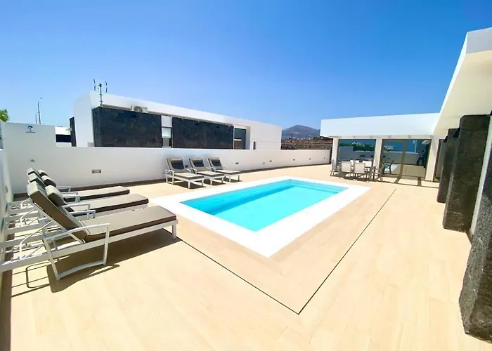 Luxury Olivia 3 Beds - 3 Baths Villa *