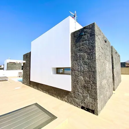 Luxury Olivia 3 Beds - 3 Baths Villa *