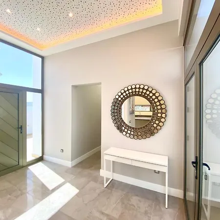 Luxury Olivia 3 Beds - 3 Baths Vila *