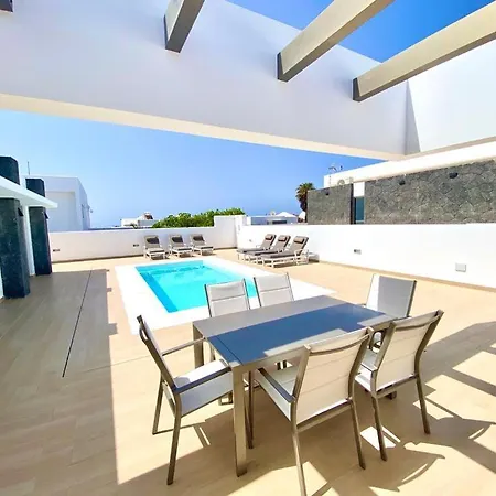 Luxury Olivia 3 Beds - 3 Baths Villa *