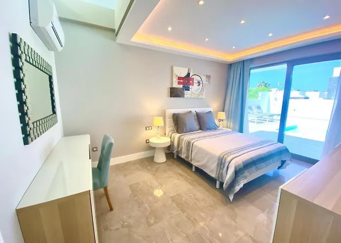 Luxury Olivia 3 Beds - 3 Baths Villa *