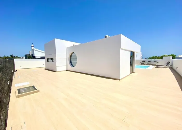Luxury Olivia 3 Beds - 3 Baths Villa Puerto del Carmen (Lanzarote)